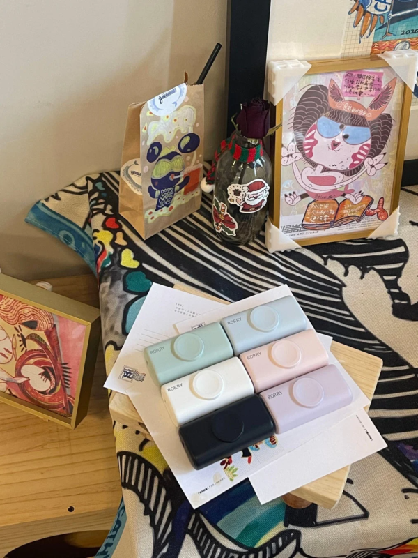 Small RORRY gadgets on a table