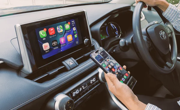 Wireless CarPlay on dashboard