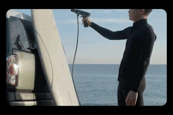 Surfing/washing surfboard