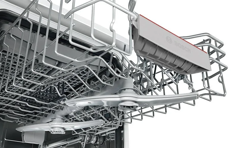 Dishwasher interior with spray arms