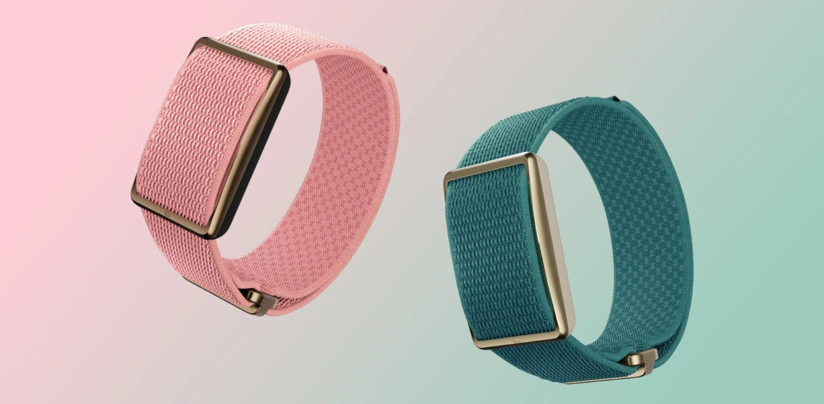 Limited edition POLAR Loop wristbands in Pink and Teal