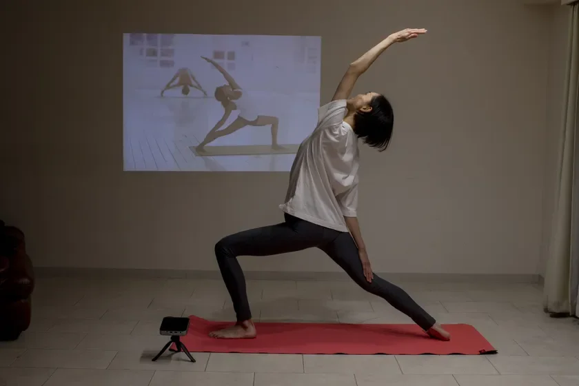 Large screen yoga with KABENI PRO2