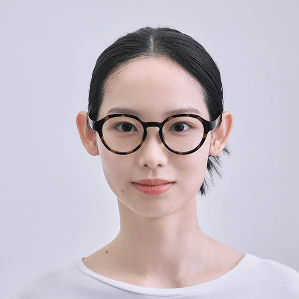 Woman wearing Boston Demi Glasses