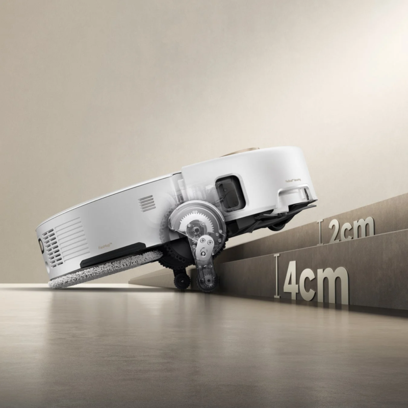 Robot vacuum crossing obstacles