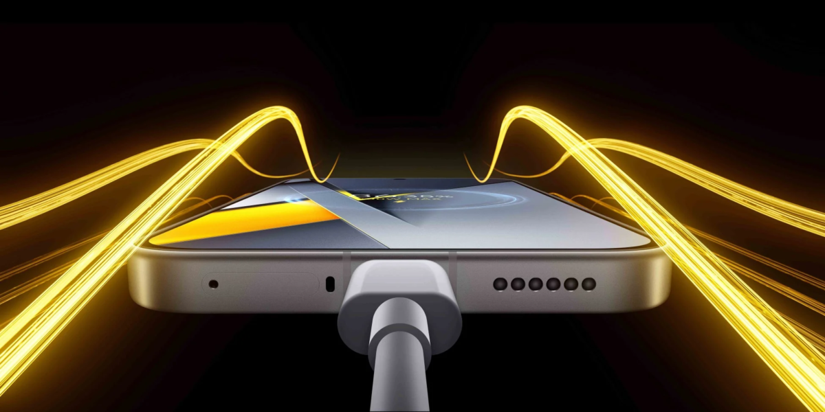 Smartphone charging in the dark, with the screen displaying "82%" charge and "35.3°C" temperature, accompanied by dynamic light effects.