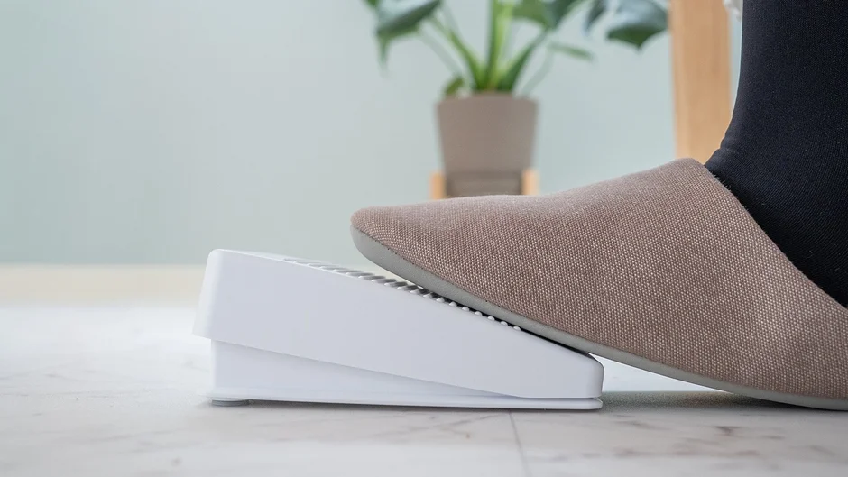 Foot on Wireless Foot Controller