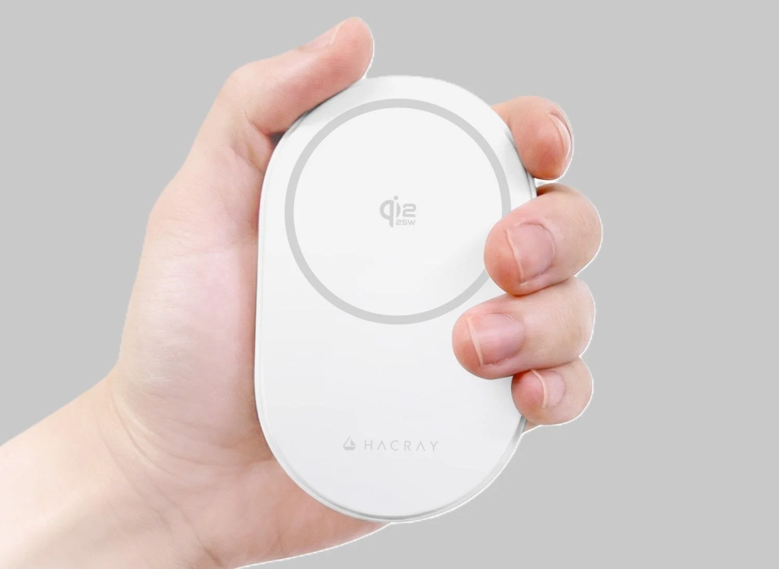 HACRAY Qi2 25W Wireless Charger in Hand