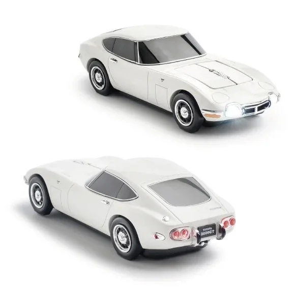 Detailed front and rear views of the TOYOTA 2000GT mouse with headlights on