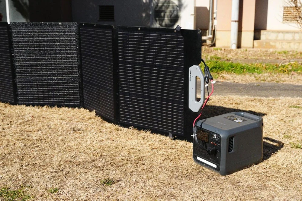 DJI Power 1000 Mini connected to solar panel