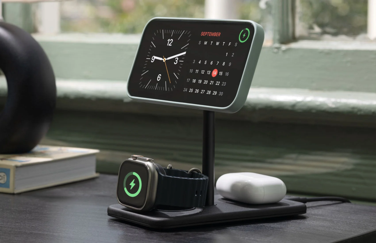 Wireless charging station with Apple products