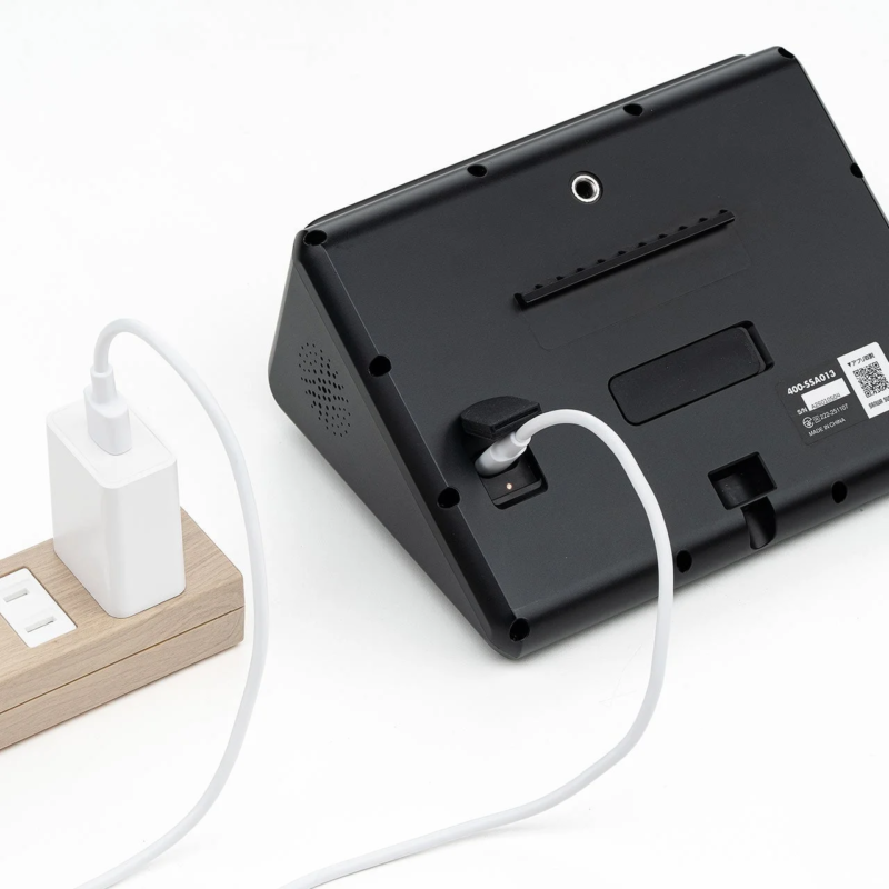 Electronic device charging via USB Type-C
