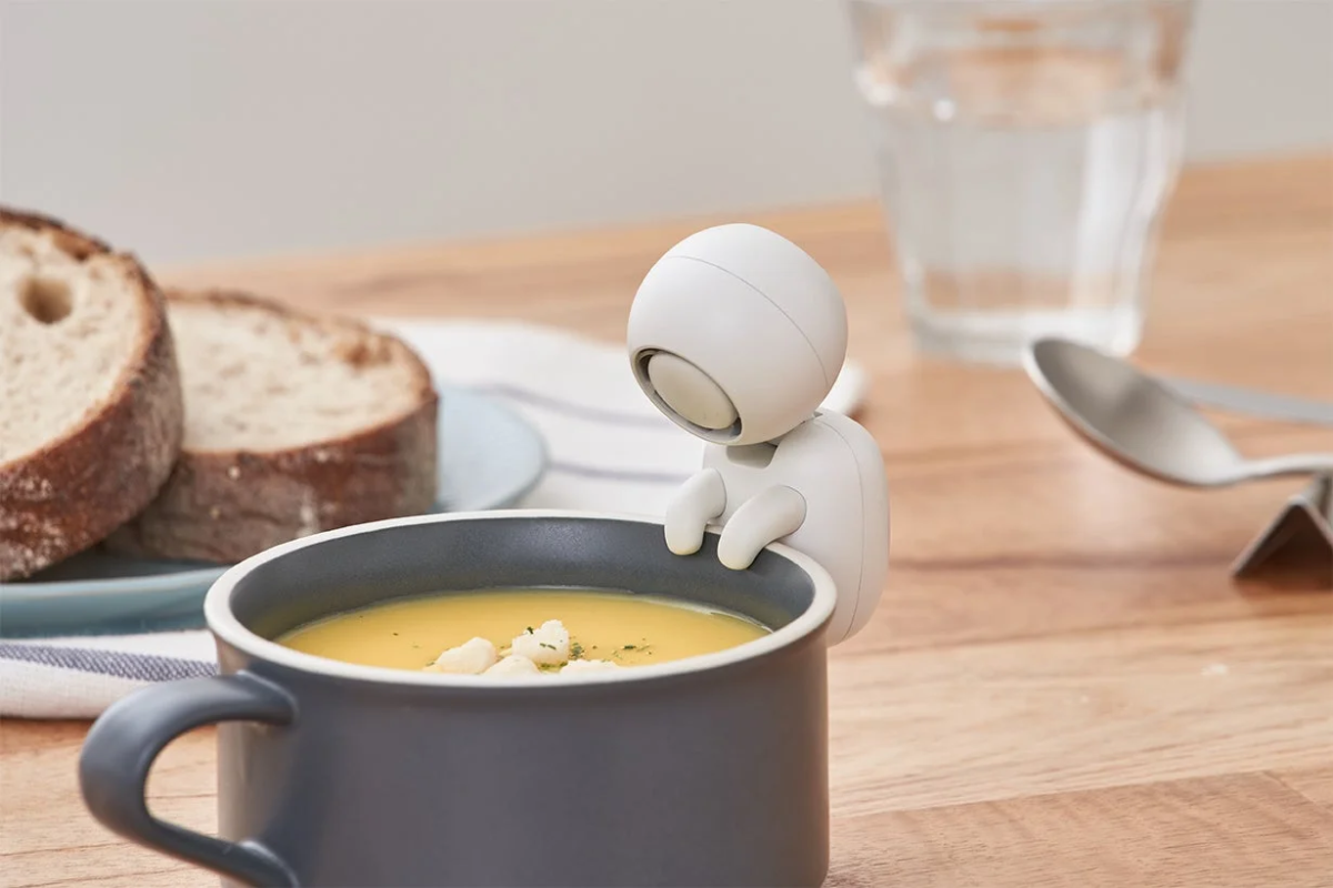 YU-REI FAN in a breakfast setting