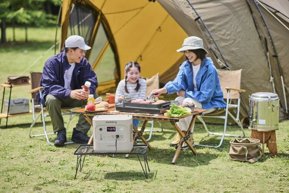 Family camping with Jackery Portable Power Station 2000 New