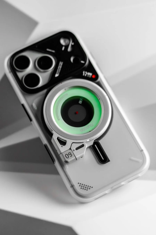 Luminous ring in the dark