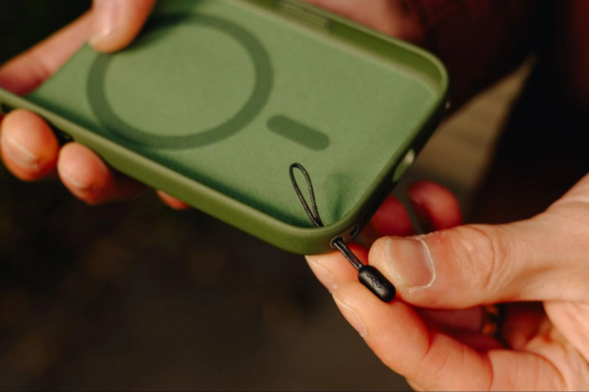 Micro Anchor attached to a smartphone case