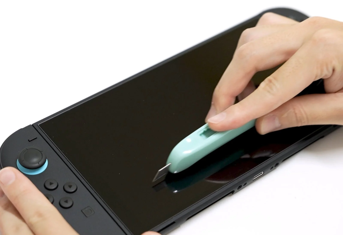 Cutter Knife on Screen