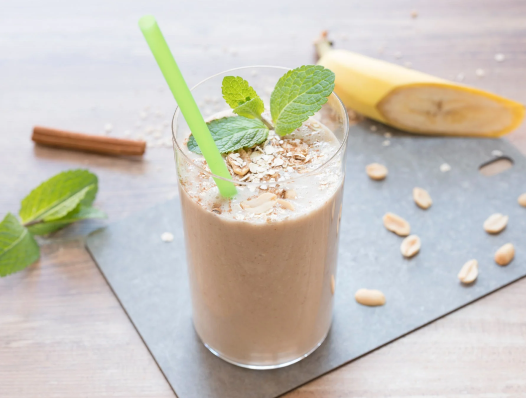 Smoothie with banana and mint