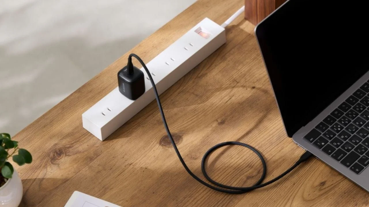 45W Charger Charging Laptop