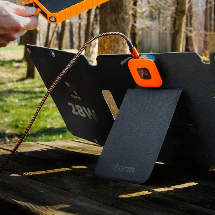 Outdoor use of Xtorm 28W solar panel