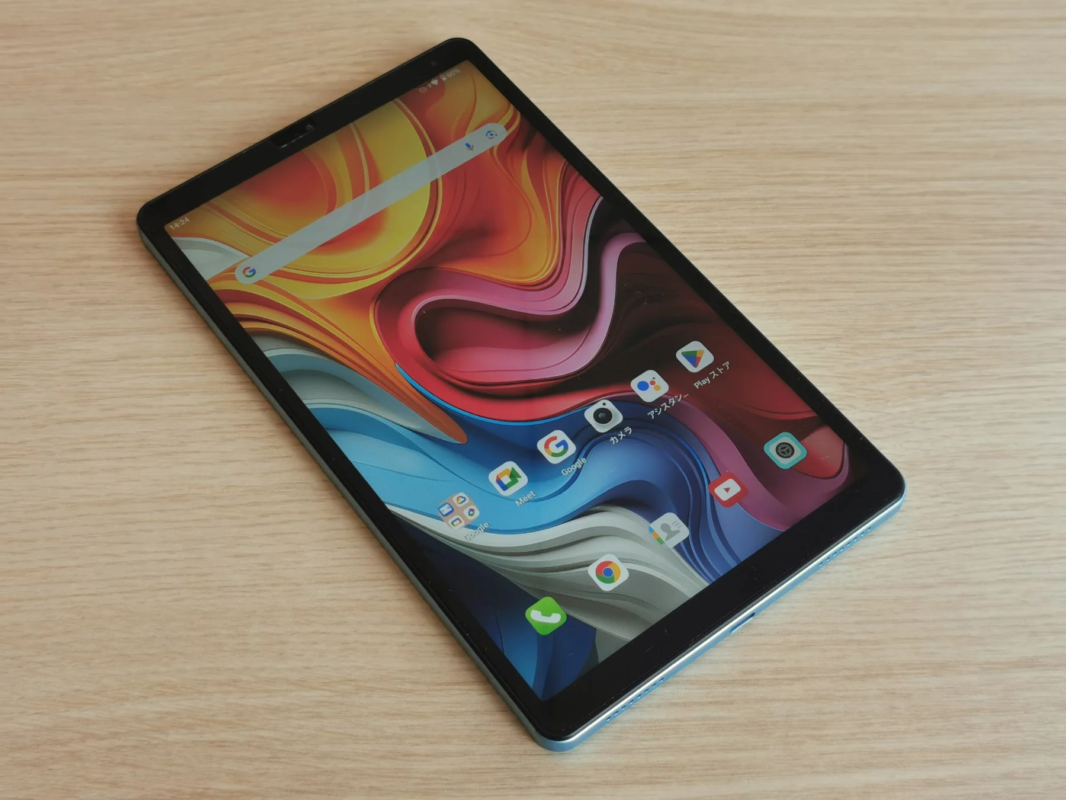 Teclast T50Mini on a wooden table