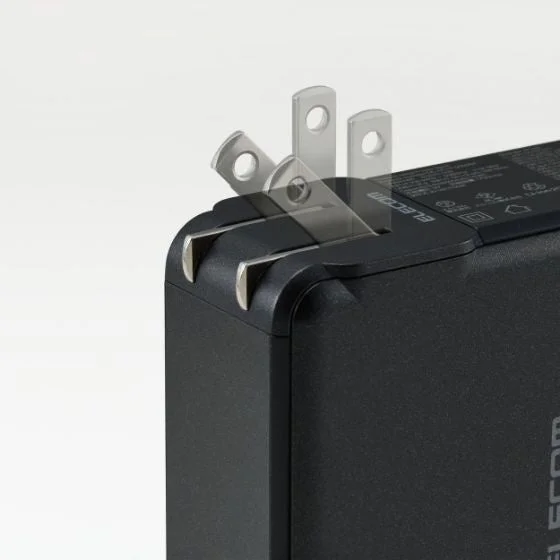 Retractable plug