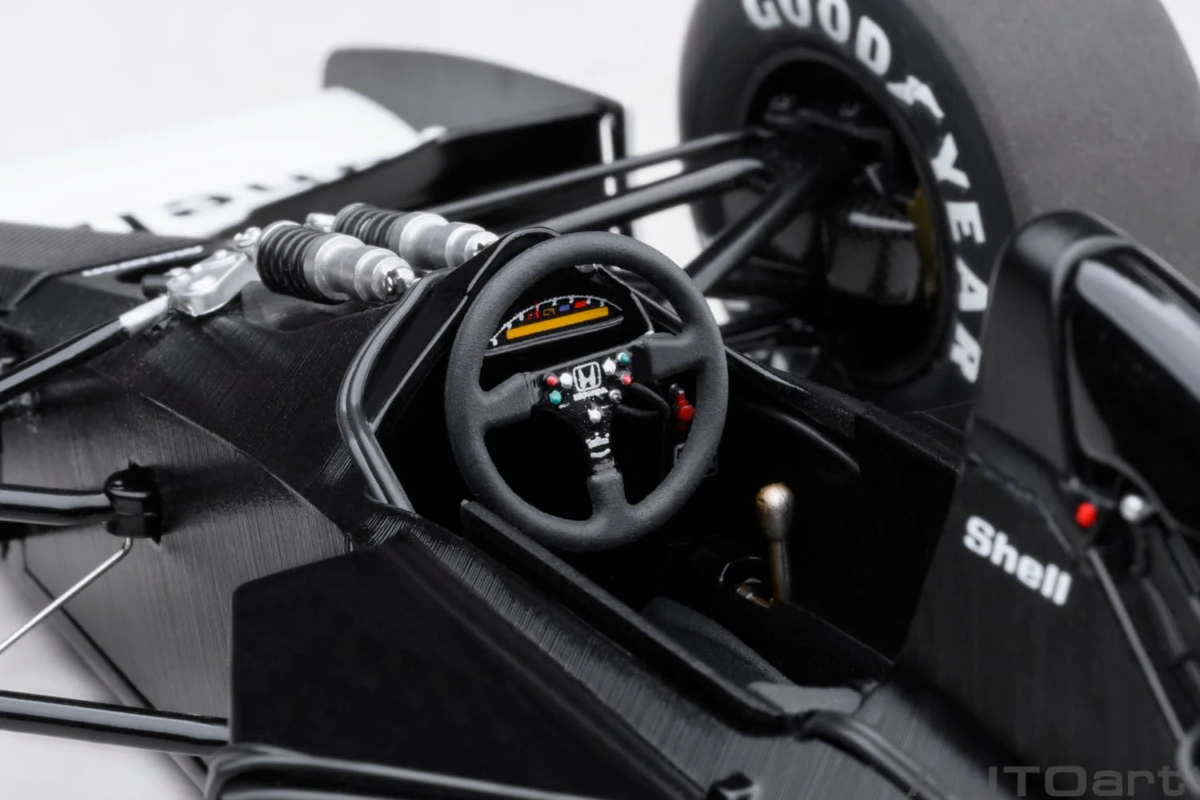 McLaren Honda MP4/6 cockpit view 1