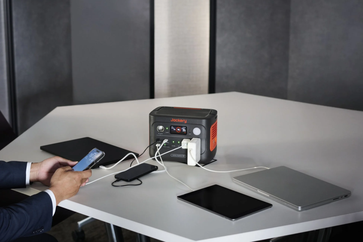 Power station charging multiple devices
