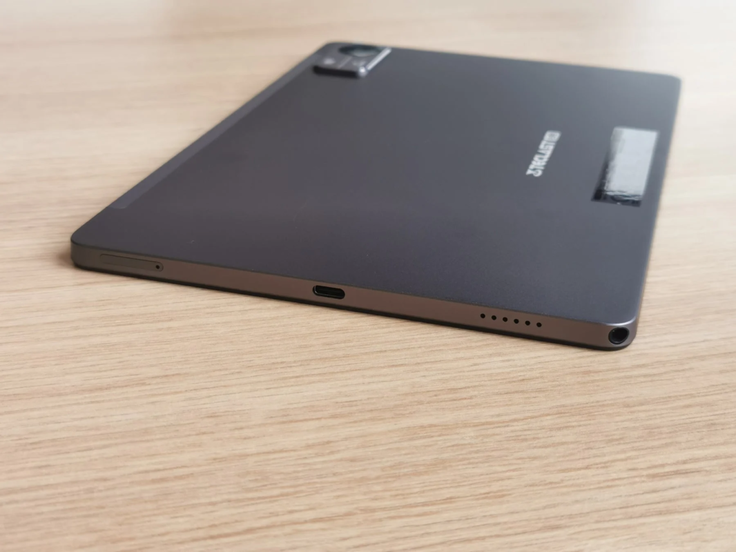 Teclast M50T ports and back view