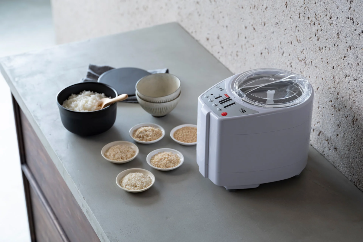 Takumi-mai Rice Polisher with different rice samples