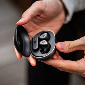 Arctis GameBuds charging case