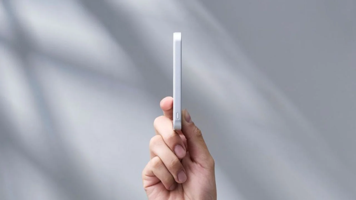 Side view of the thin 5,000mAh model