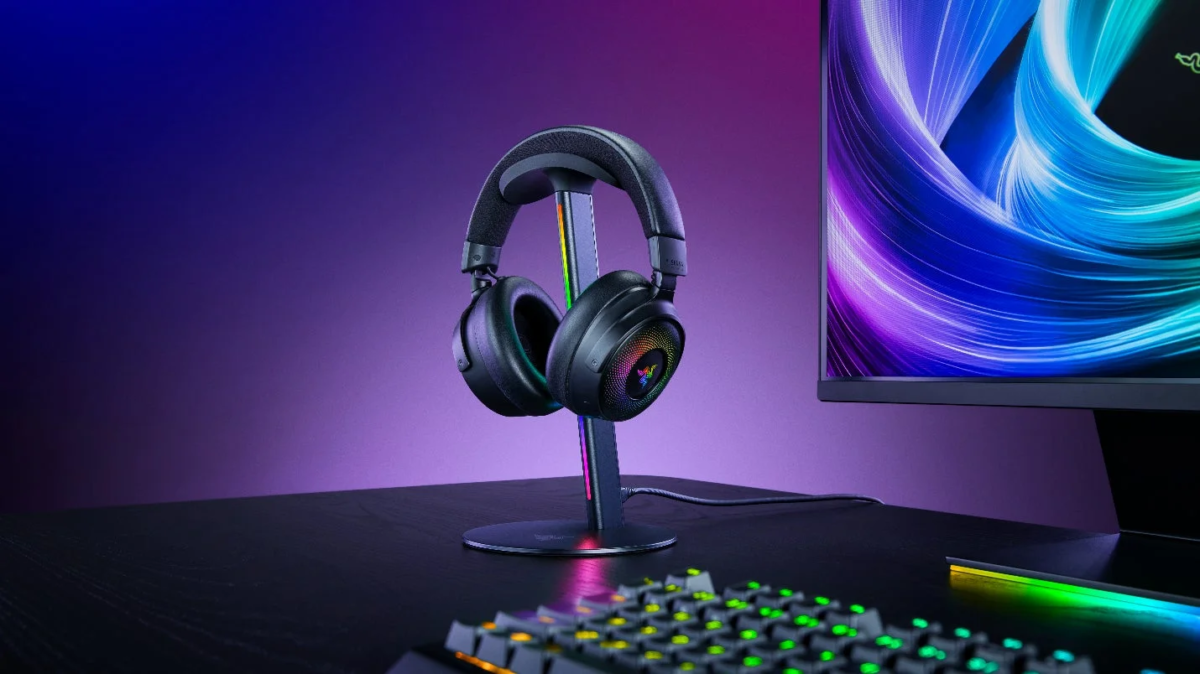 Razer Gaming Setup with Base Station V3 Chroma