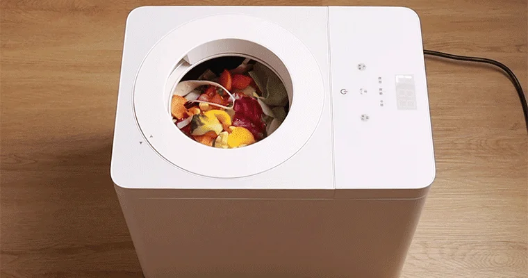 Food waste disposer with food scraps