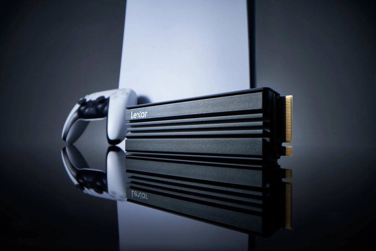 Lexar NM790 with Heatsink 4TB SSD with PS5 controller