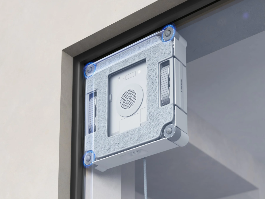 WINBOT cleaning window edge