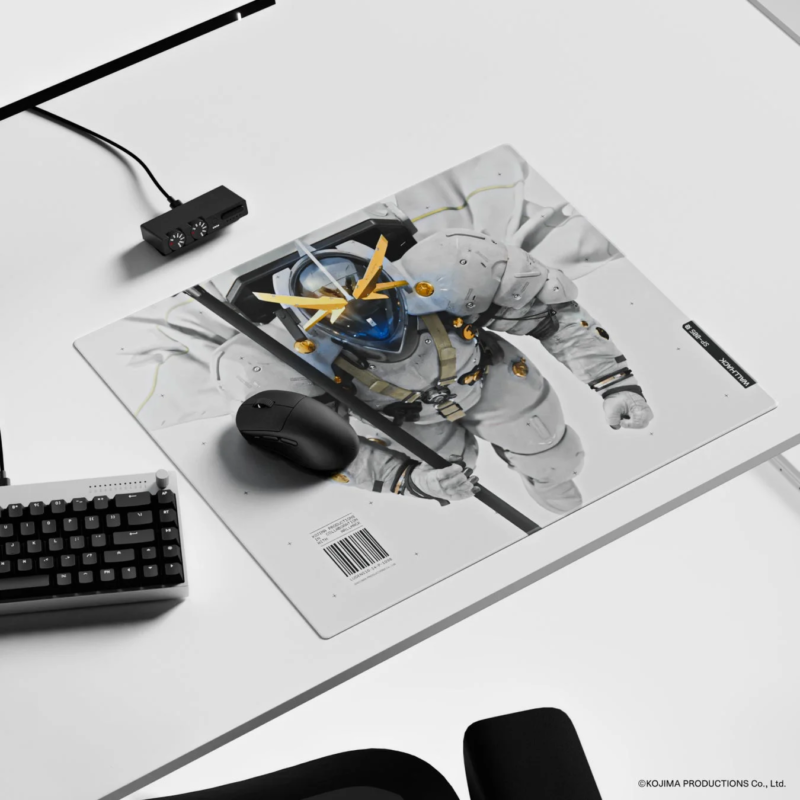 SP-005 KJP Ludens-10 mousepad on a desk