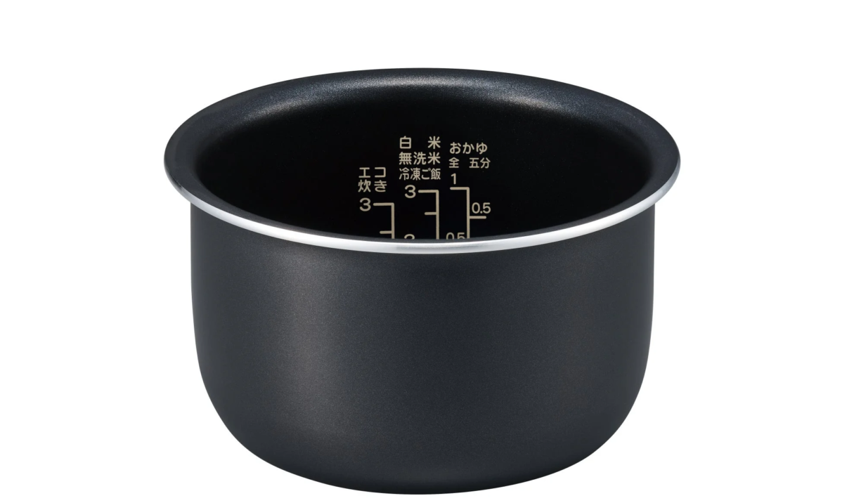 Interior view of the rice cooker pot