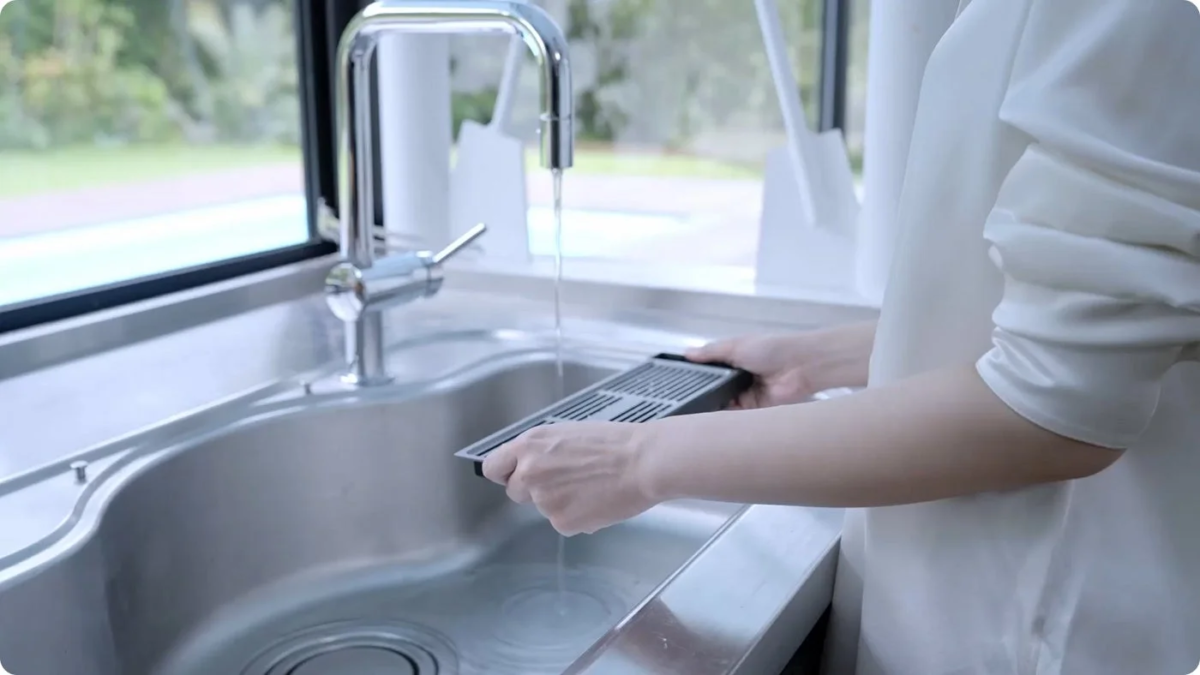 Cleaning the sink