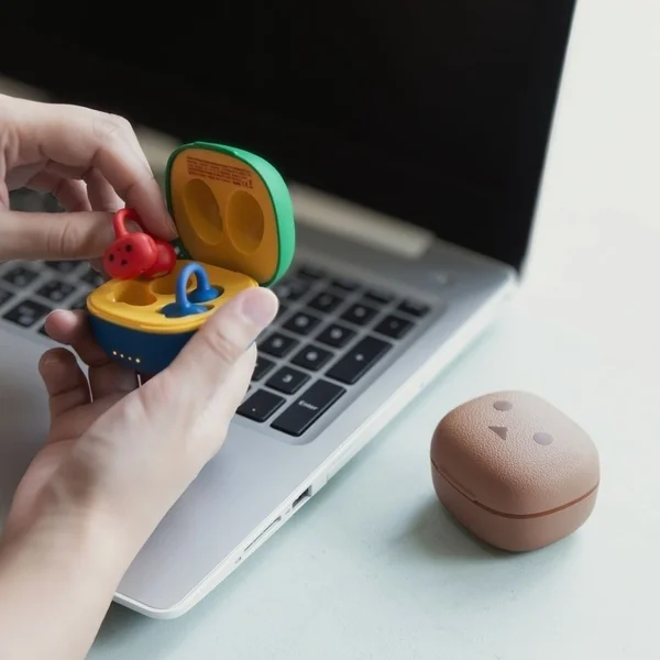 Hand Opening Pop Color Earphone Case