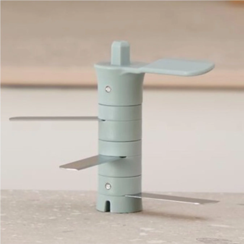 3-blade system close-up