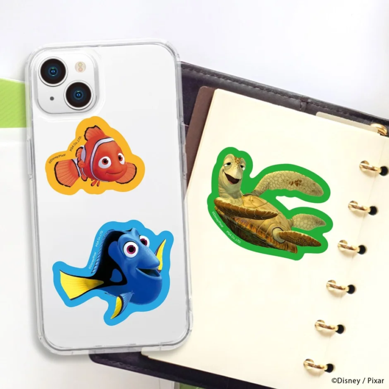 Finding Nemo/Dory Stickers on Phone Case and Notebook